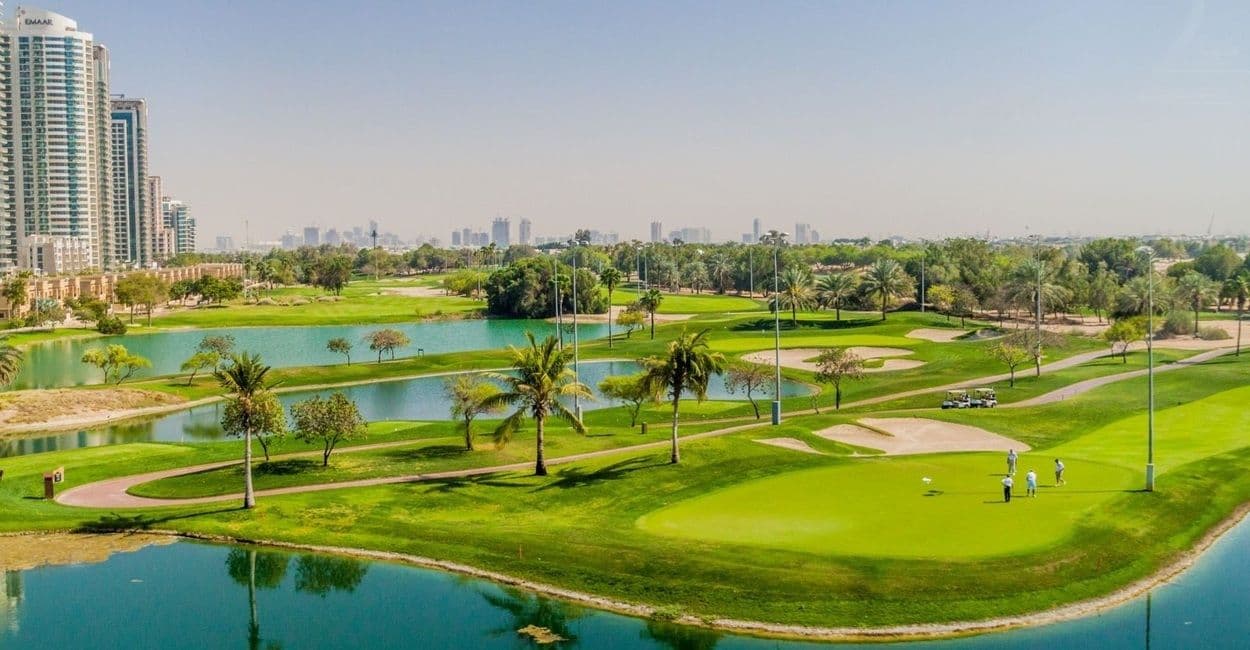 Why Are People Choosing Homes Next to a Golf Course in Dubai?