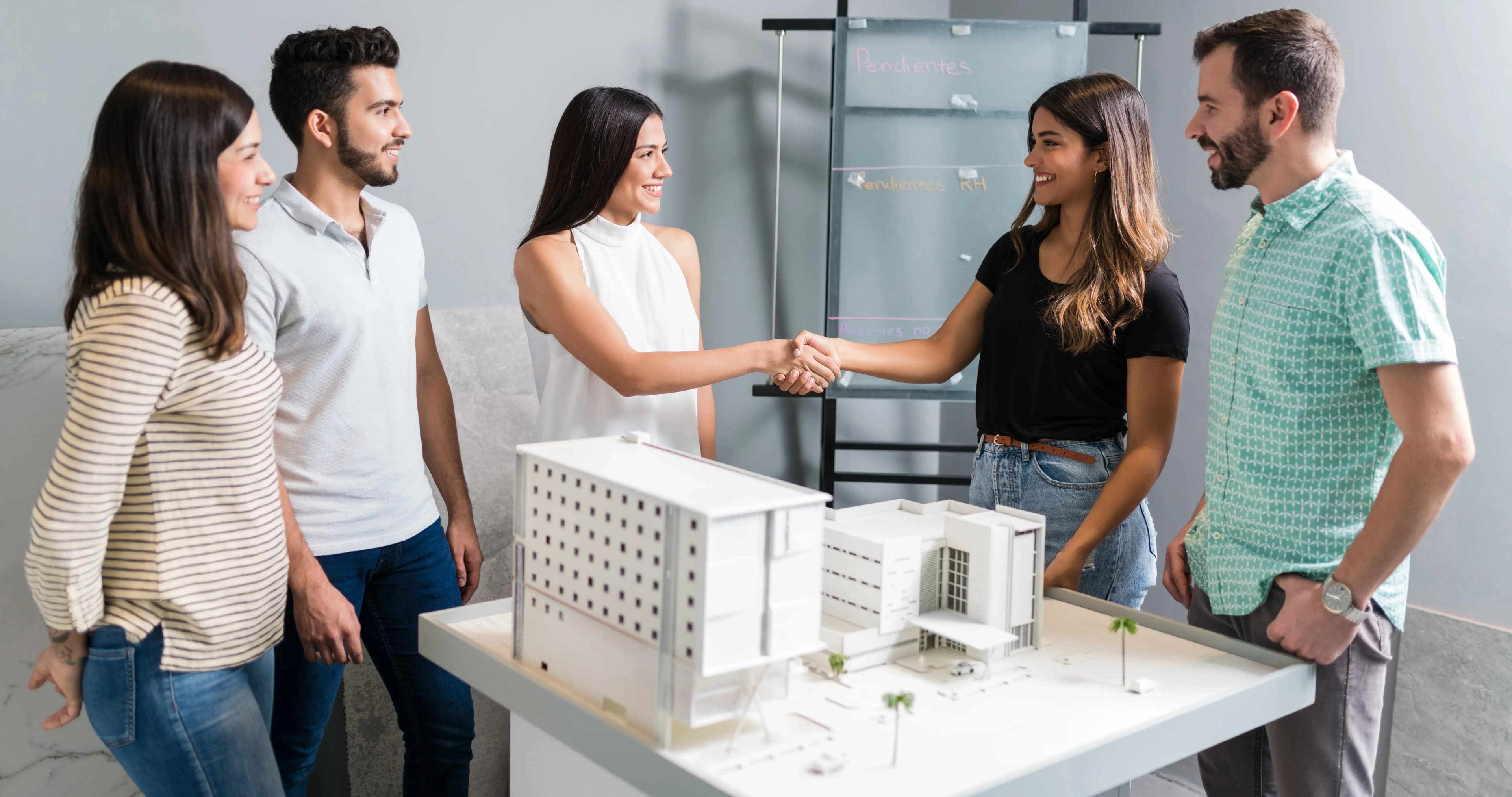 The Ultimate Guide to Choosing the Right Dubai Real Estate Agency in 2025