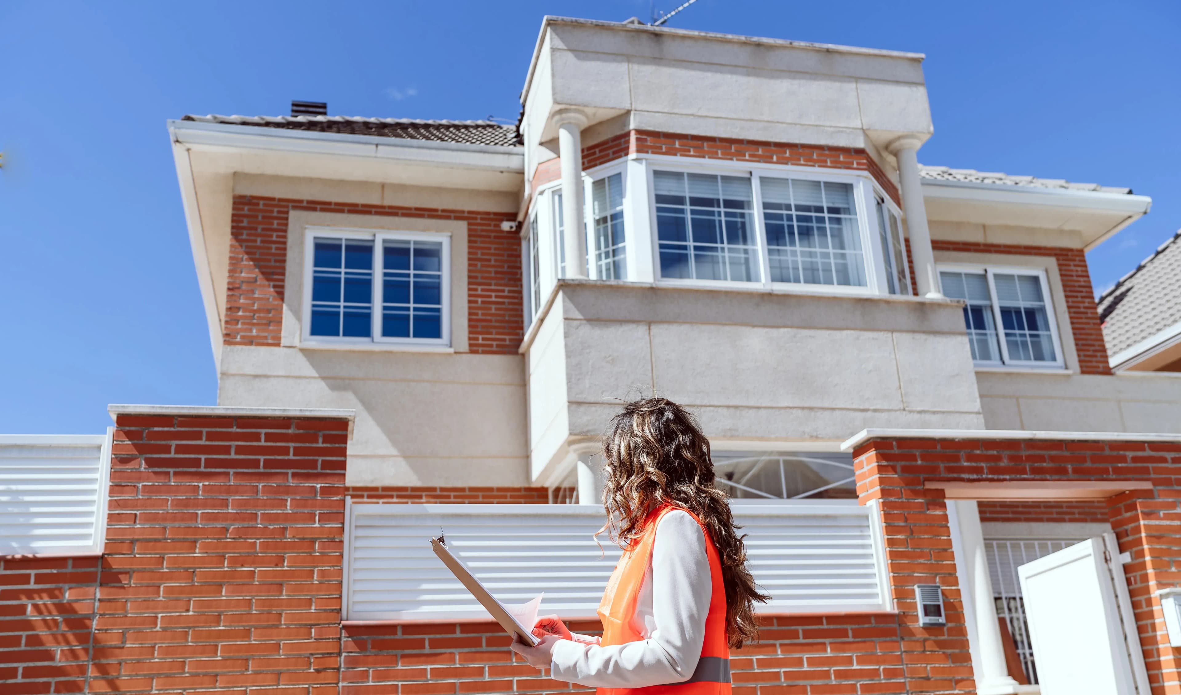 Who Pays for Property Maintenance in Dubai? Landlord vs Tenant Responsibilities